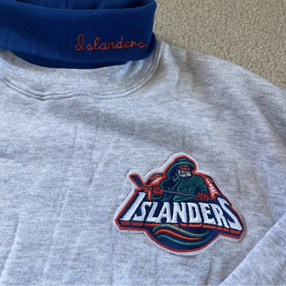 Vintage Majestic New York Islanders Embroidered Turtleneck - Picture 2 of 6